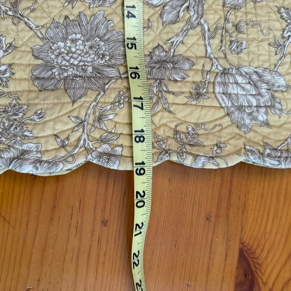 C & F Home Quilted Yellow & Brown Floral  Stripe Reversible Placemats Set Of 4 - Picture 8 of 10